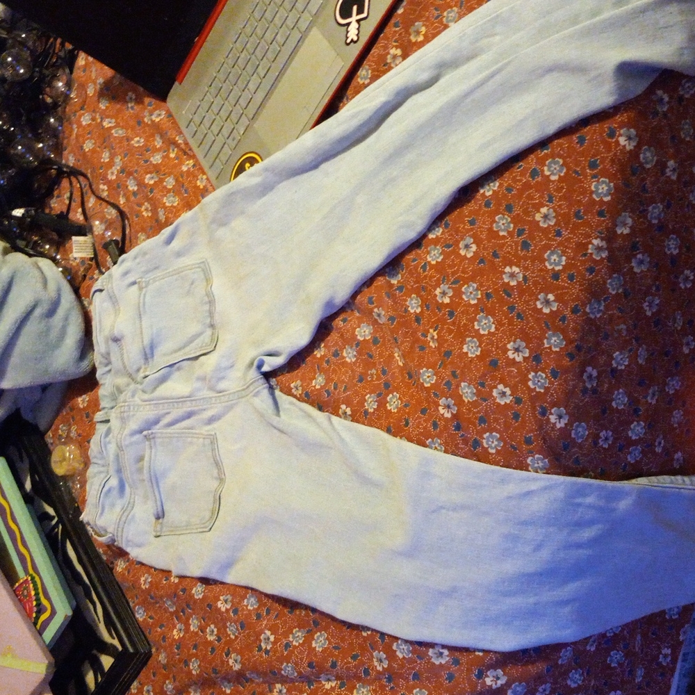 Jeans - Picture 2 of 3